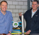 Christian Matt (left) and Gerhard Eckert found a way to design space saving Coriolis flowmeters even for large diameters.